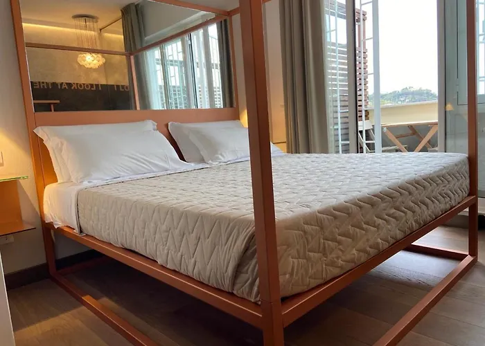 Oda ve Kahvaltı 5-rooms Roma