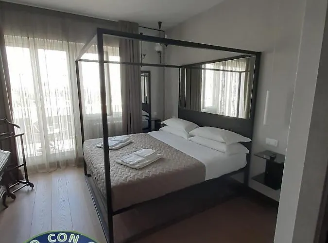 Oda ve Kahvaltı 5-rooms Roma